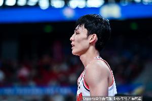 替补表现中规中矩！徐杰8中5拿到12分1板2助1断 4次失误