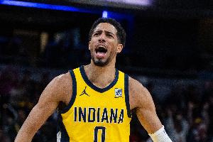 手感不够助攻来凑！哈利伯顿13中3拿到10分7板12助 三分7中0