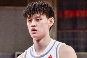曾凡博：想过一万次也没想到赛季会以这种方式结束 但我尽力了