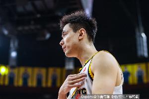 表现还不够！赵继伟9中5拿到17分6板5助2断