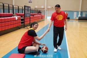 女篮未来！中国篮球之队官博祝张子宇18岁生日快乐🎂