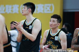 媒体人：广厦是正常发挥 三个核心都是得分20＋ 解决了篮板球问题
