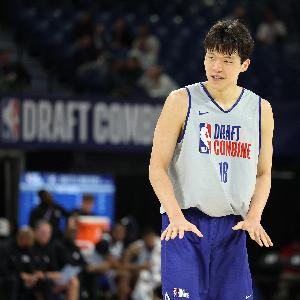 队记：公牛可尝试用45号签选择杨瀚森 他像约基奇&申京&武切